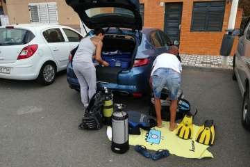 La limpieza de fondos marinos de La Garita 'rueda' con éxito (Foto TA)